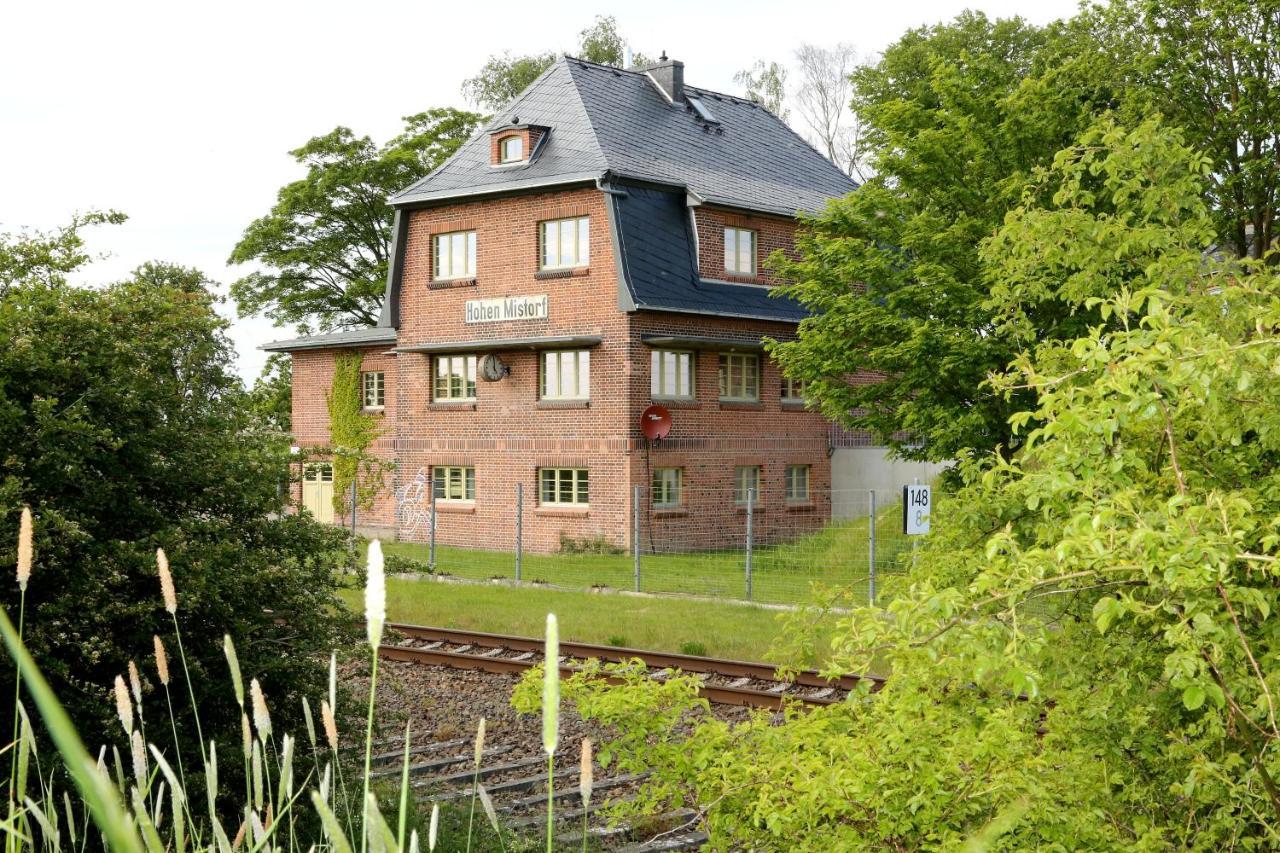 Bahnhof Hohen Mistorf Apartment Exterior photo